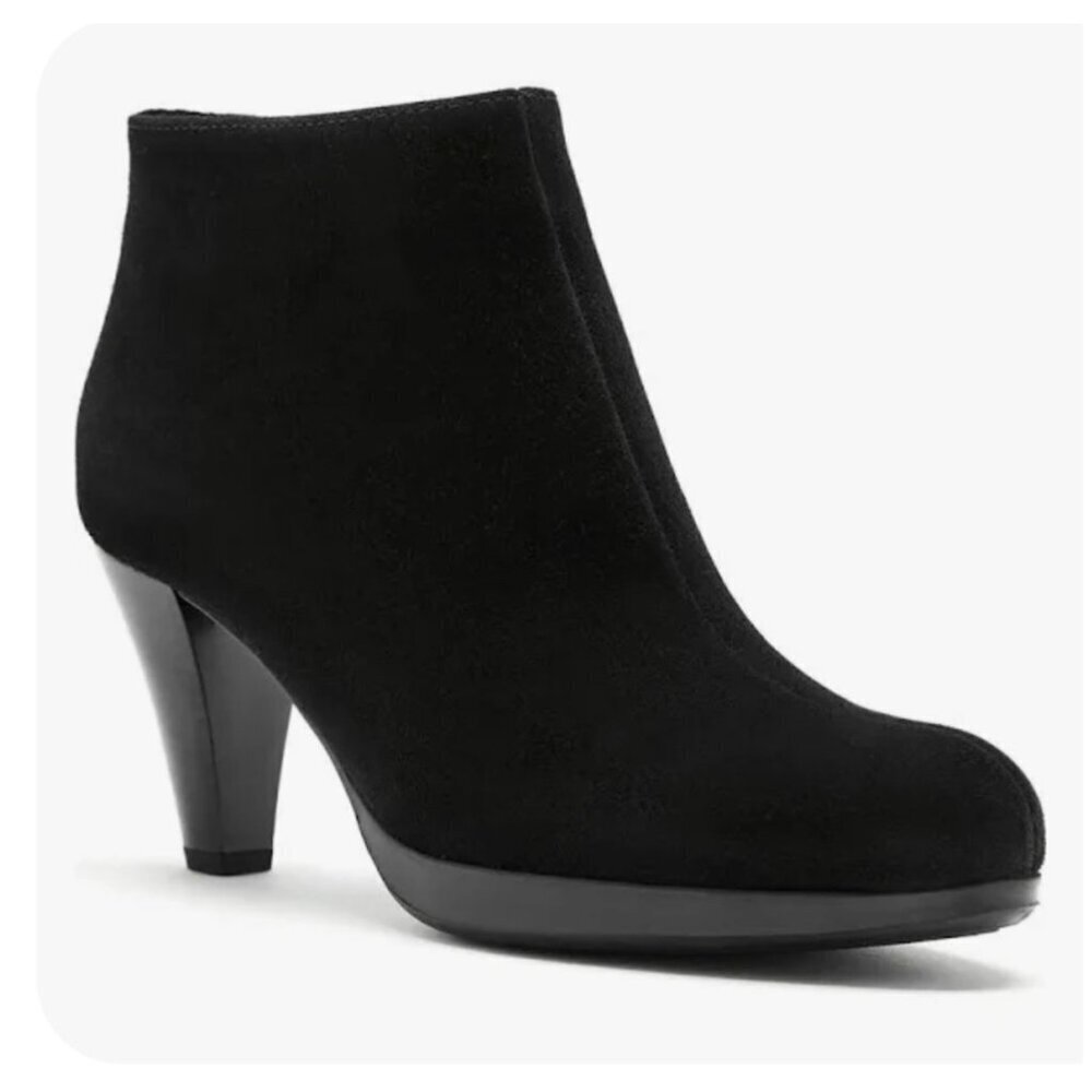 La Canadienne Women’s Oliver Waterproof Suede Booties – Size 9M Black